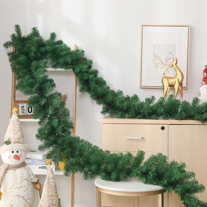 Pre-Lit Christmas Garland (2.7 m)